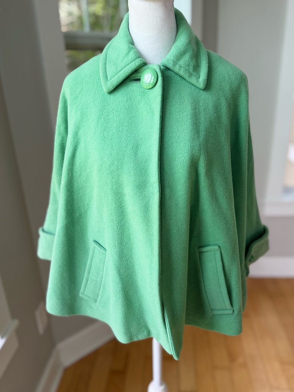 Cabi Light Emerald Green Wool Blend Cape Poncho Size S/M
